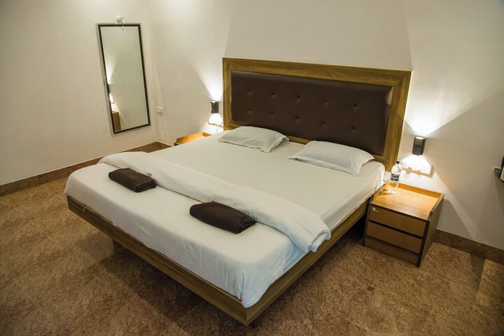 Room 15 of 68
