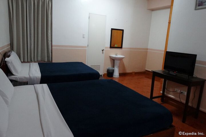 Room 13 of 23