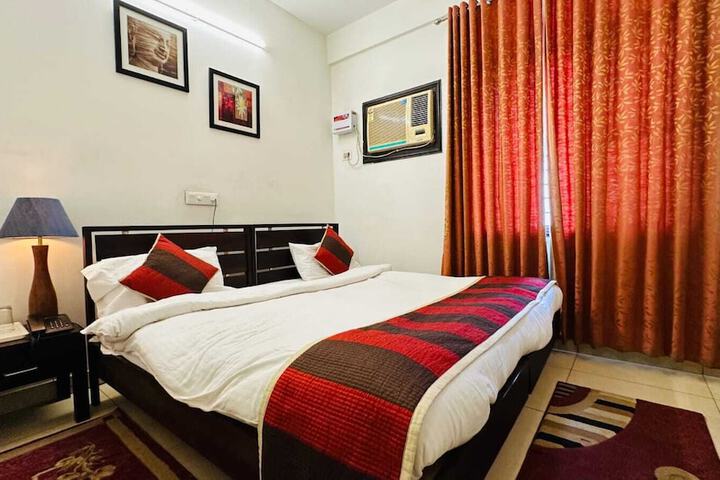 Room 3 of 11