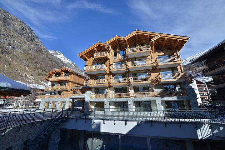 Hotel Exterior 58 of 65