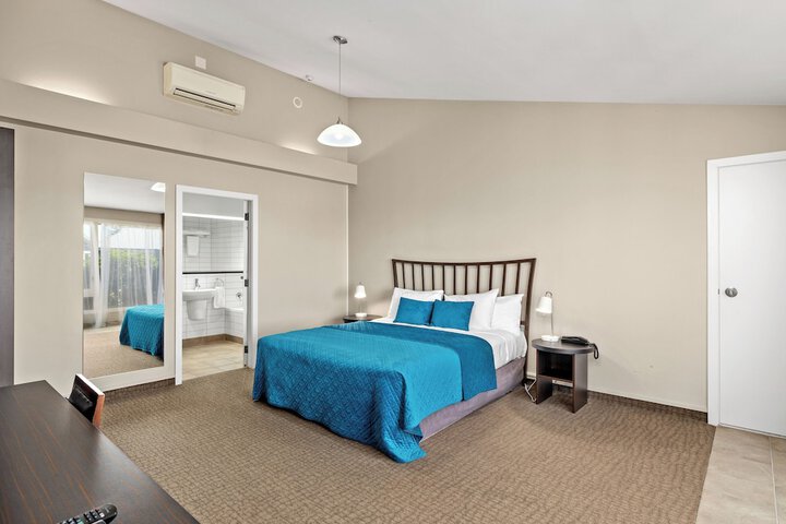 Room 18 of 113