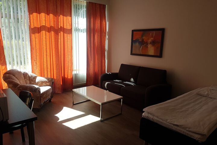 Room 8 of 35
