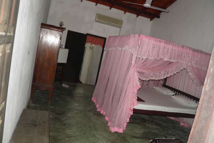 Room 10 of 49