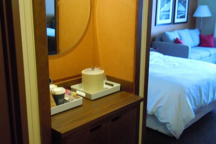 Room 12 of 27
