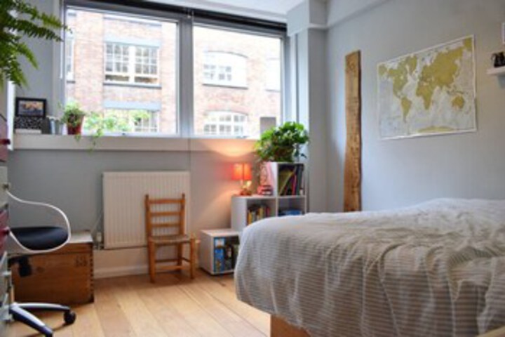 Room 11 of 16