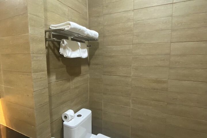 Room 16 of 29