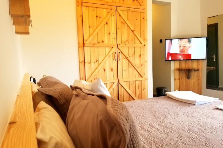 Room 6 of 78