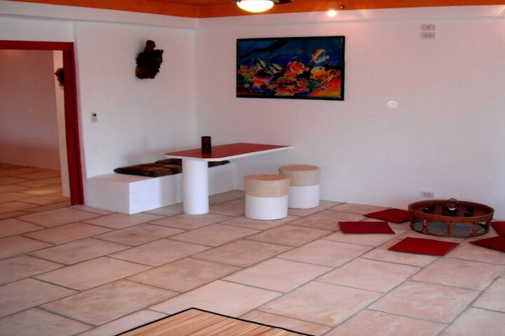 Room 16 of 68