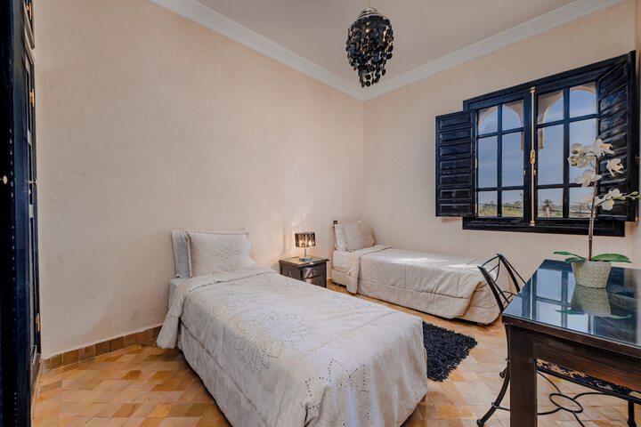 Room 40 of 180