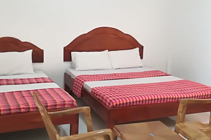 Room 11 of 28