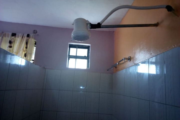 Room 5 of 10