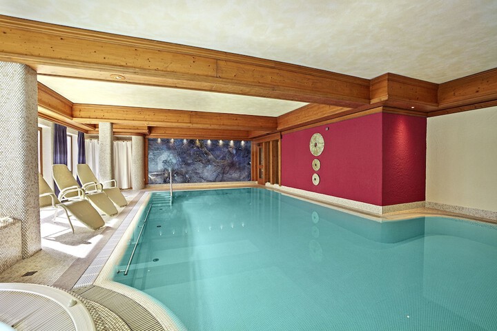 Hotel Pool