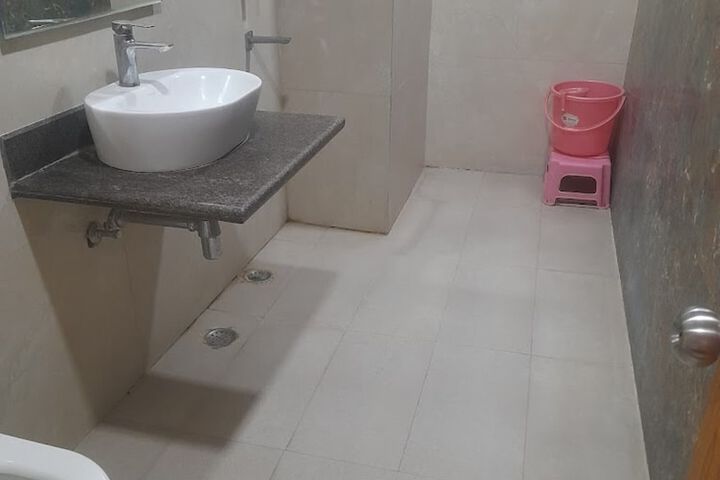 Room 13 of 14