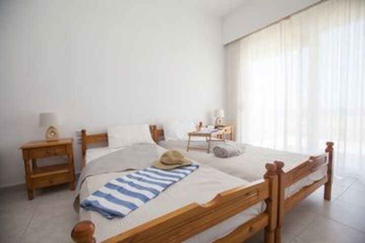 Room 9 of 28