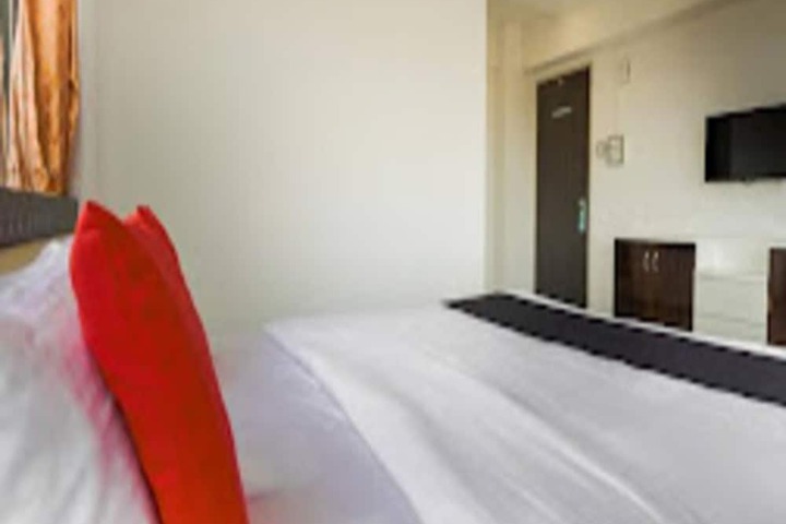 Room 10 of 37