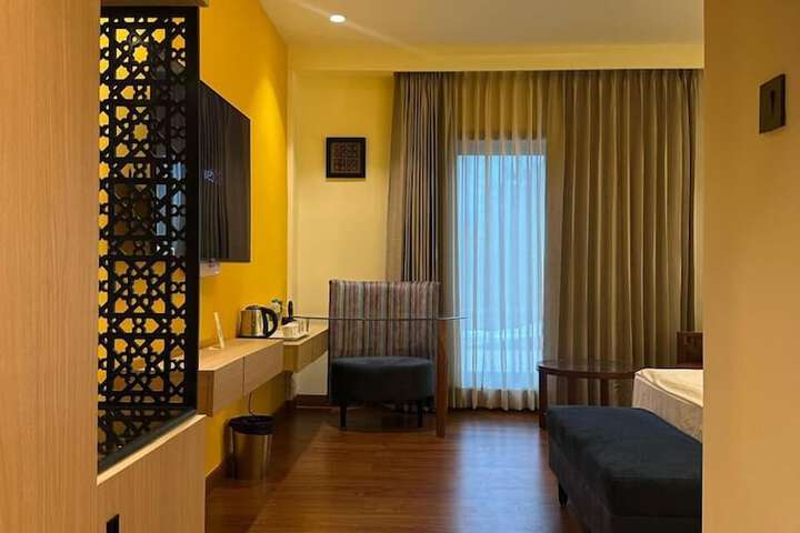 Room 14 of 40