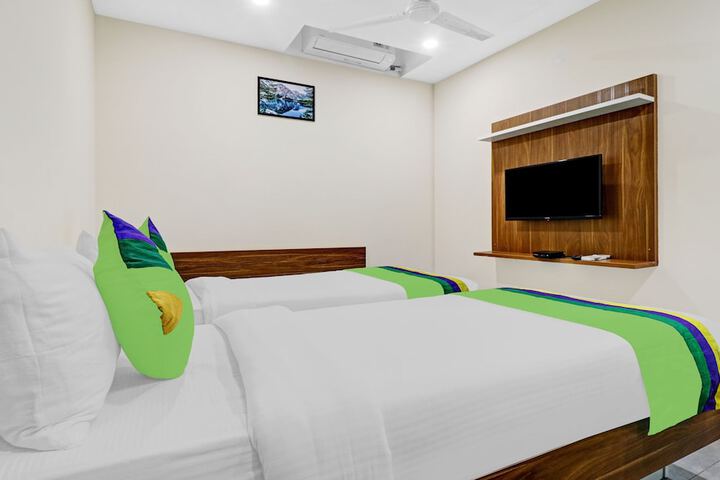 Room 7 of 30