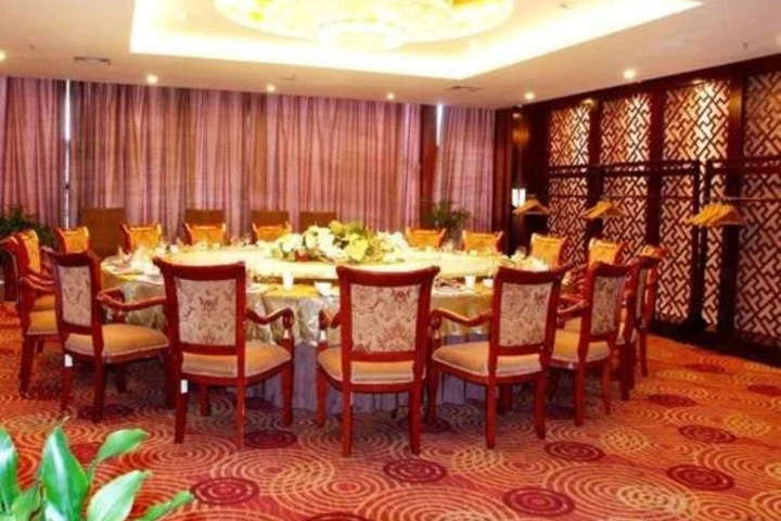 Dining 14 of 14