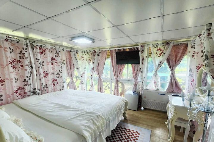 Room 10 of 55
