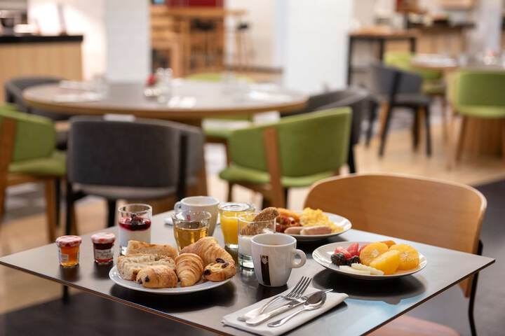 Breakfast/Coffee Service 39 of 80