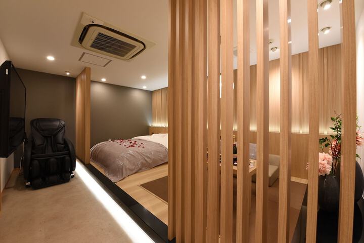 Room 13 of 34