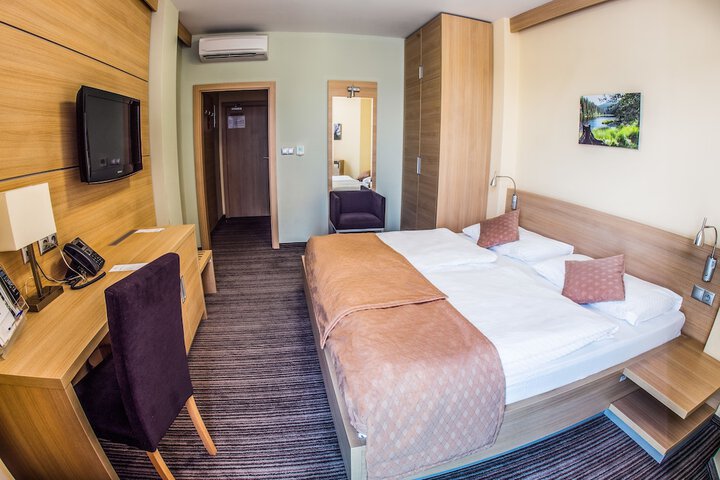 Room 21 of 73