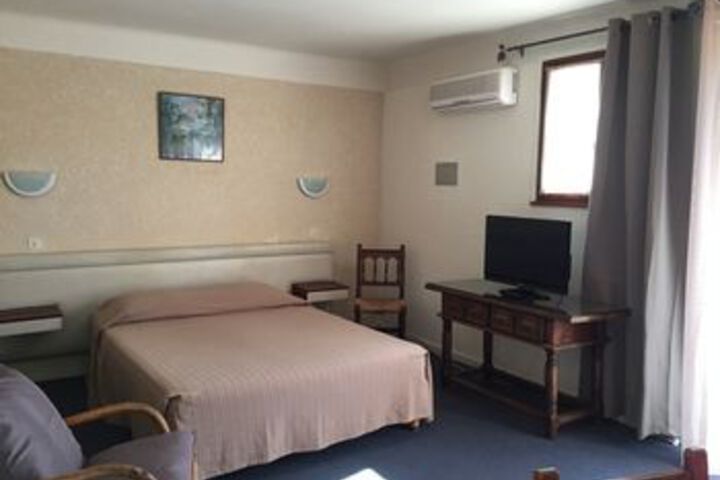 Room 10 of 39