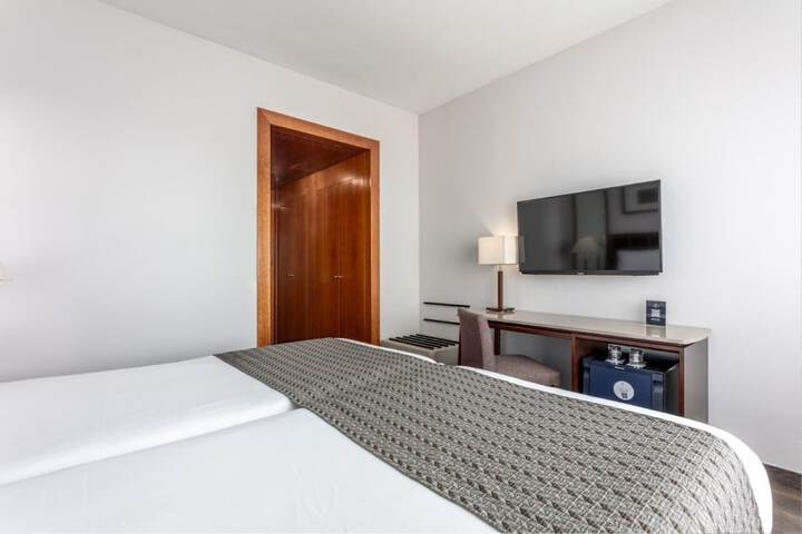 Room 19 of 48