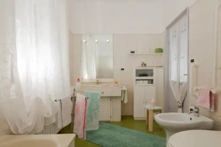 Room 8 of 23