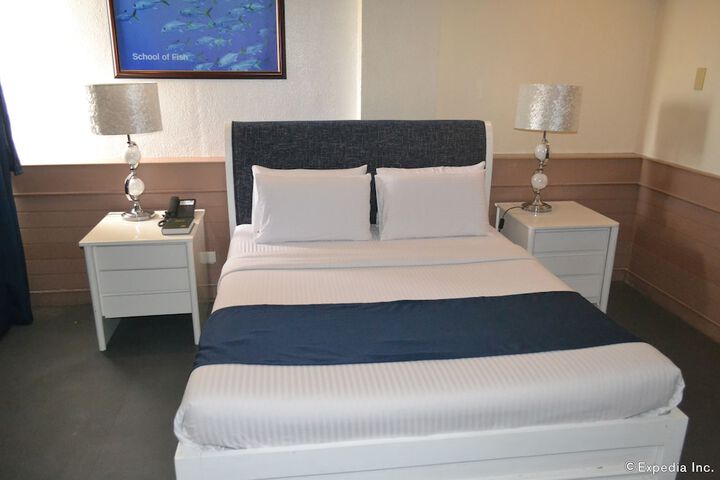 Room 8 of 39