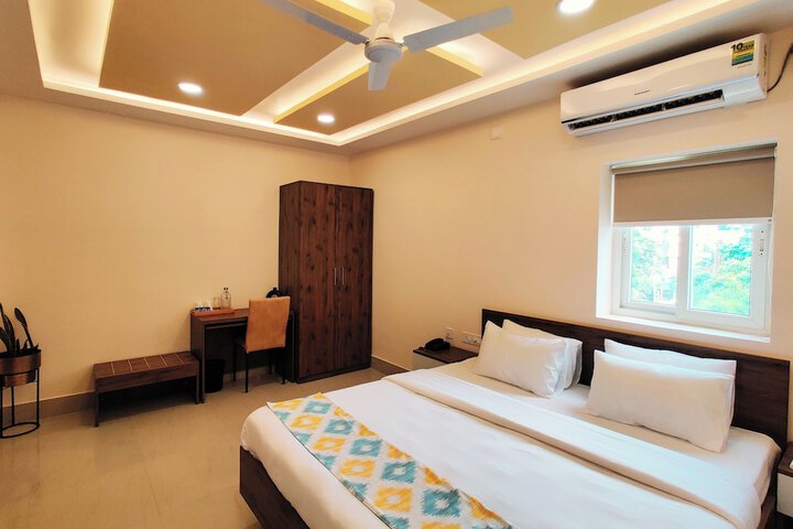 Room 10 of 27