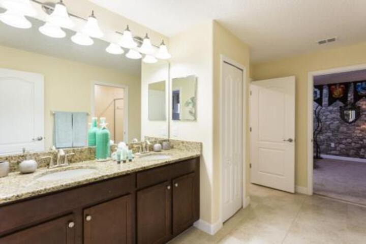Champions Gate Eight Bedroom Villa CG023 in Davenport, FL