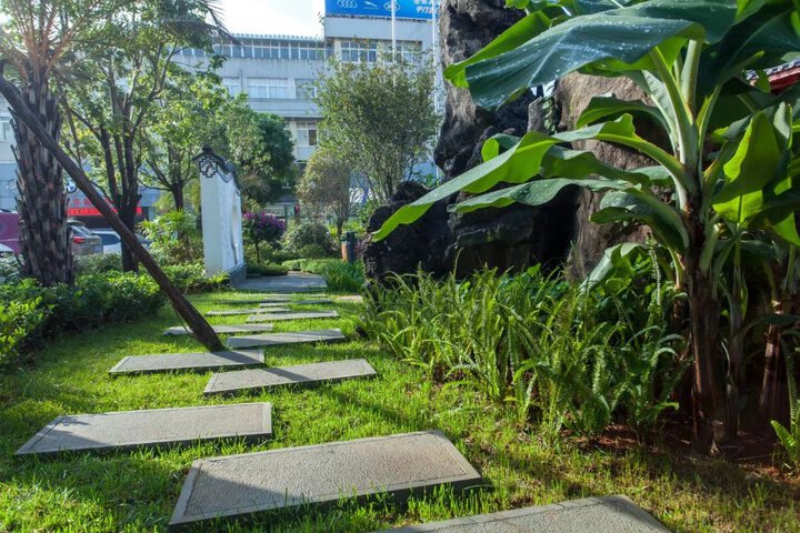 Vienna Smart Hotel (Baoshan Longma Garden Branch)