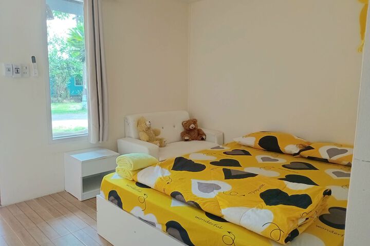 Room 5 of 16