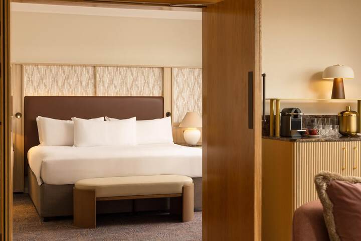 Room 55 of 148