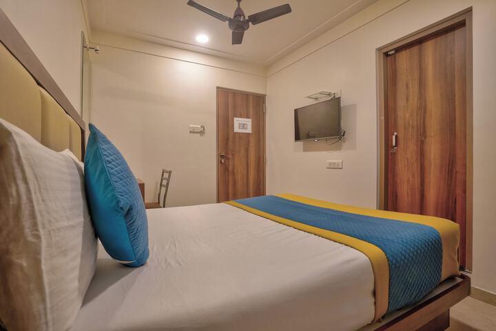 Room 11 of 29