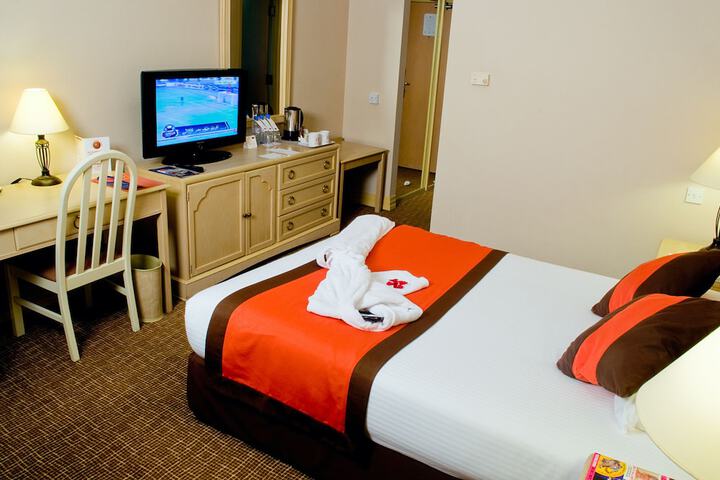Room 16 of 48