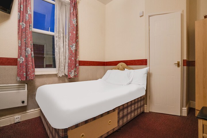 Room 9 of 21