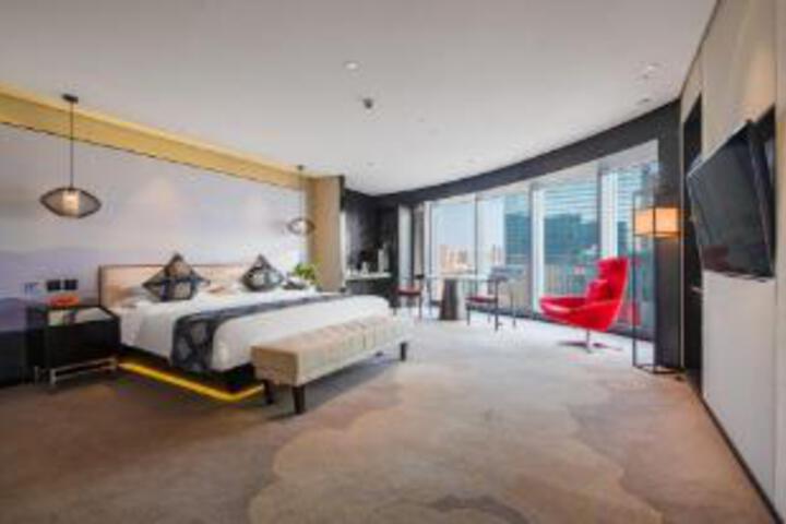 Room 8 of 10