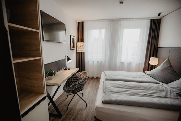 Room 9 of 51