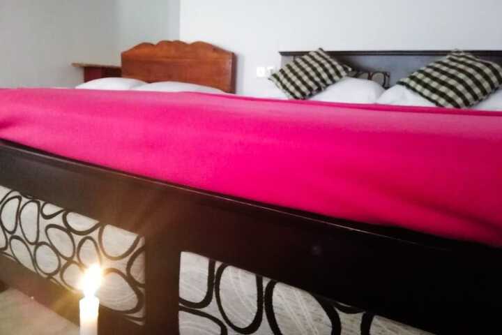 Room 7 of 32