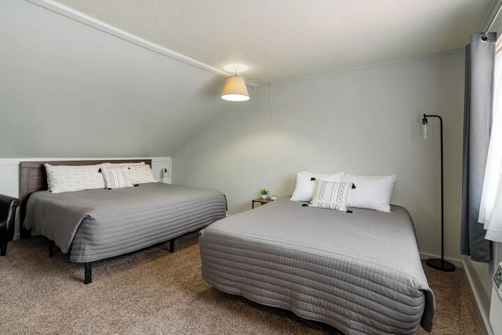 Room 5 of 154