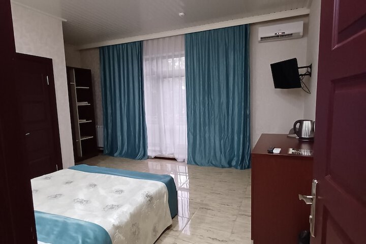 Room 8 of 31