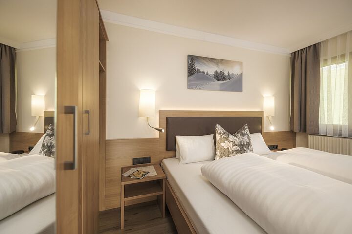 Room 15 of 73