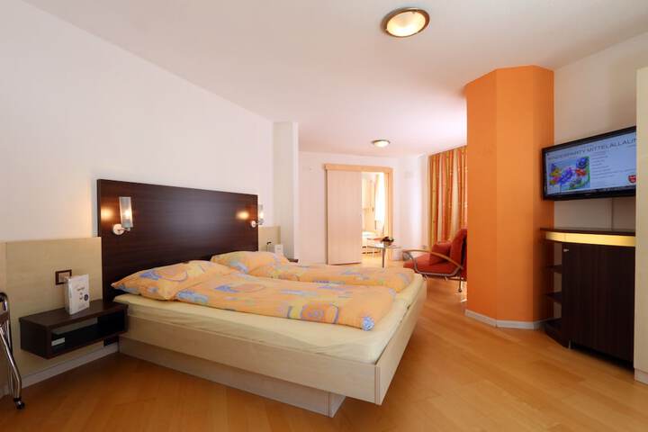 Room 15 of 36