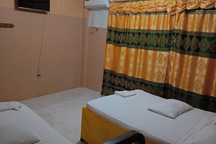 Room 10 of 30
