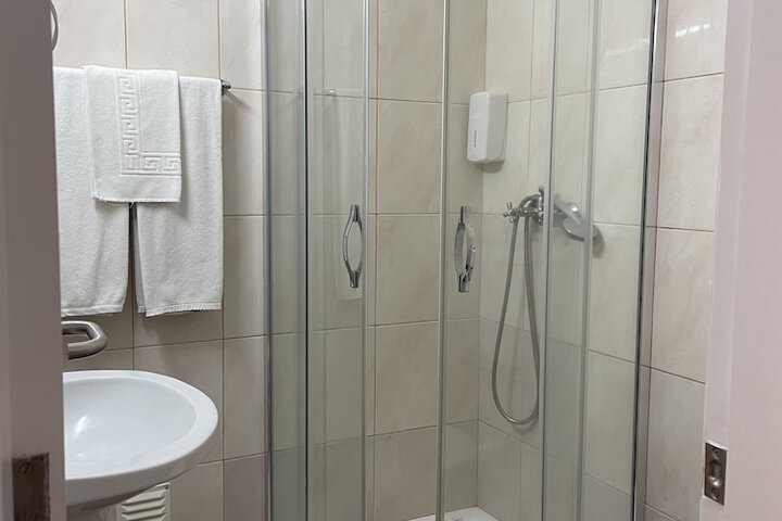 Room 35 of 47