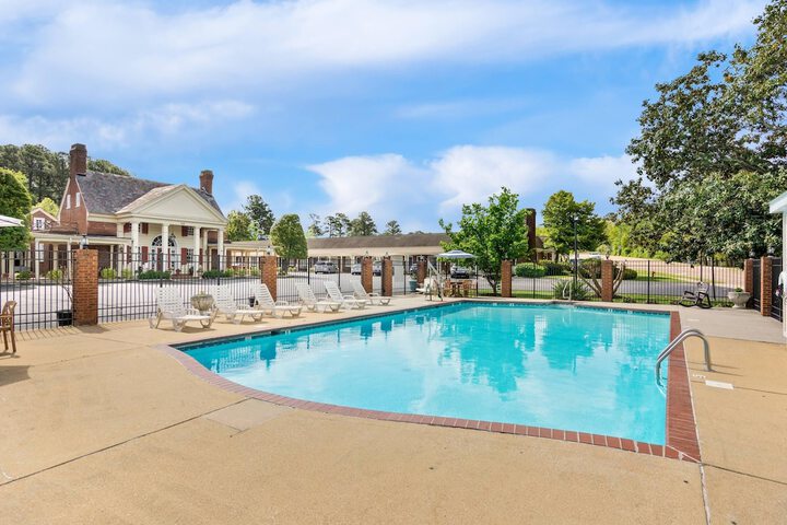 Pool Hotel