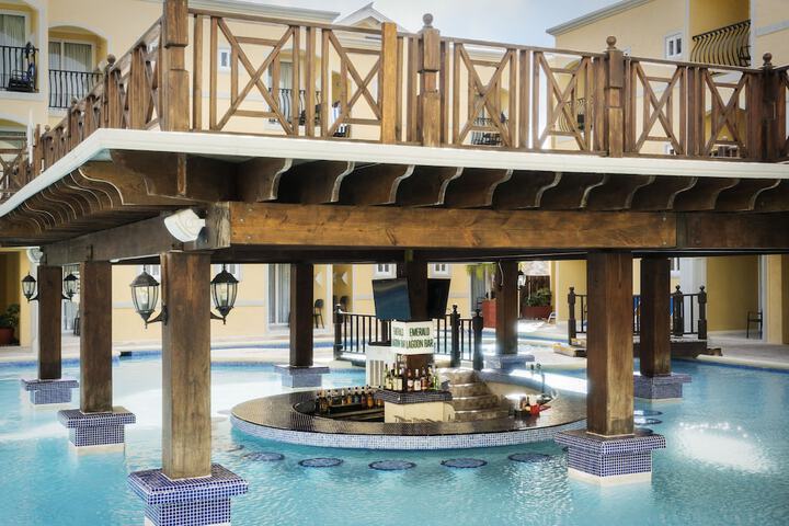 Pool 42 of 125
