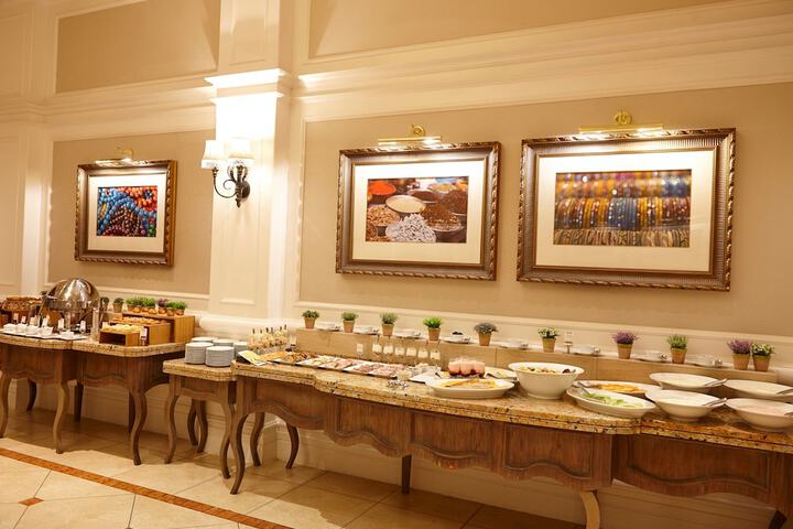 Dining 53 of 66